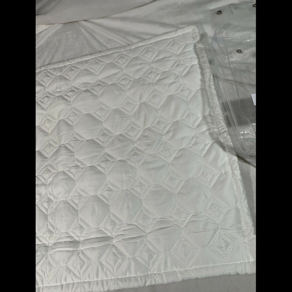 NEW Hotel Collection Alabastar Quilted (1) Standard Sham Pillow - Picture 5 of 12